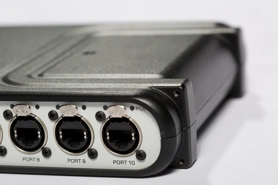 Quattro gateway detail — Acuity Brands entertainment lighting hardware design